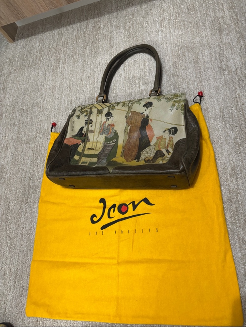 ICON Los Angeles NWOT Geisha leather handbag with magnetic closure